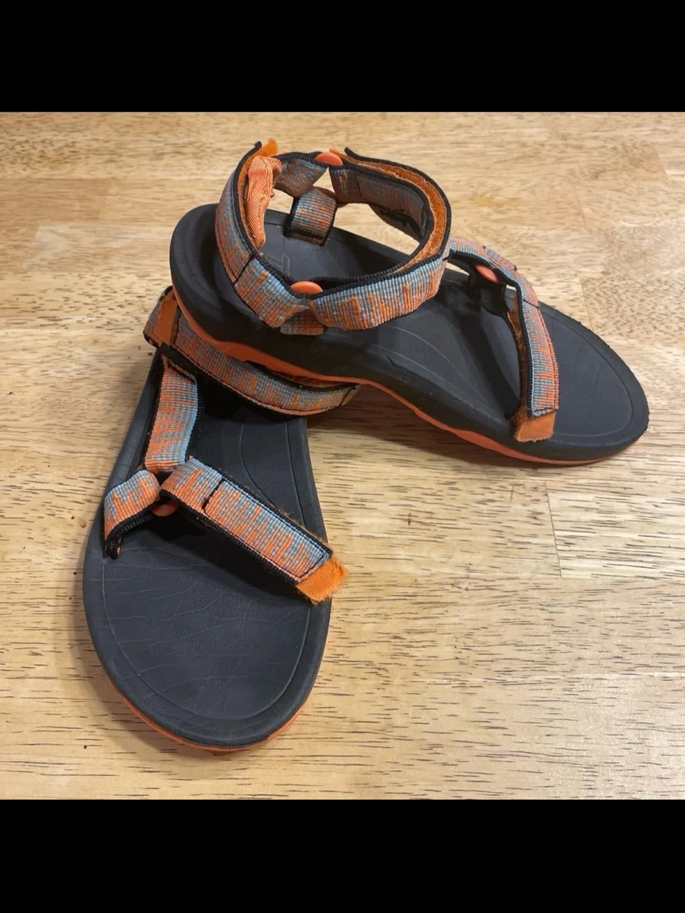 Teva unisex Sandals Outdoors for Kids Strappy Color Orange Sz. 2.